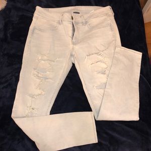 Light wash, super stretch ripped jeans
